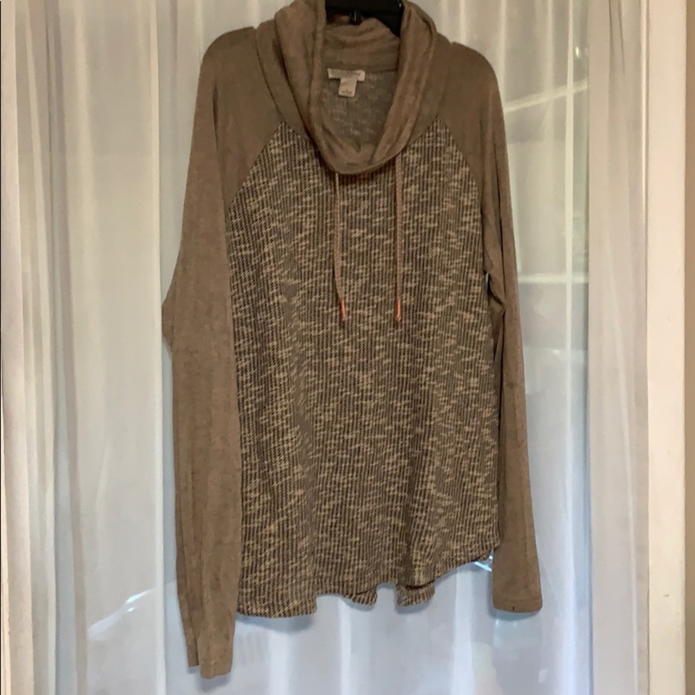 Pullover Cowell neck top